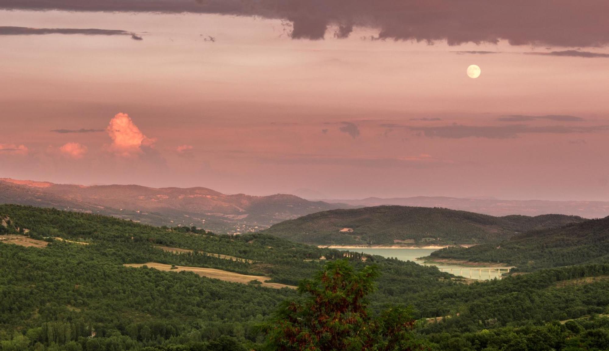 Agriturismo Terra Di Michelangelo Caprese Michelangelo Экстерьер фото